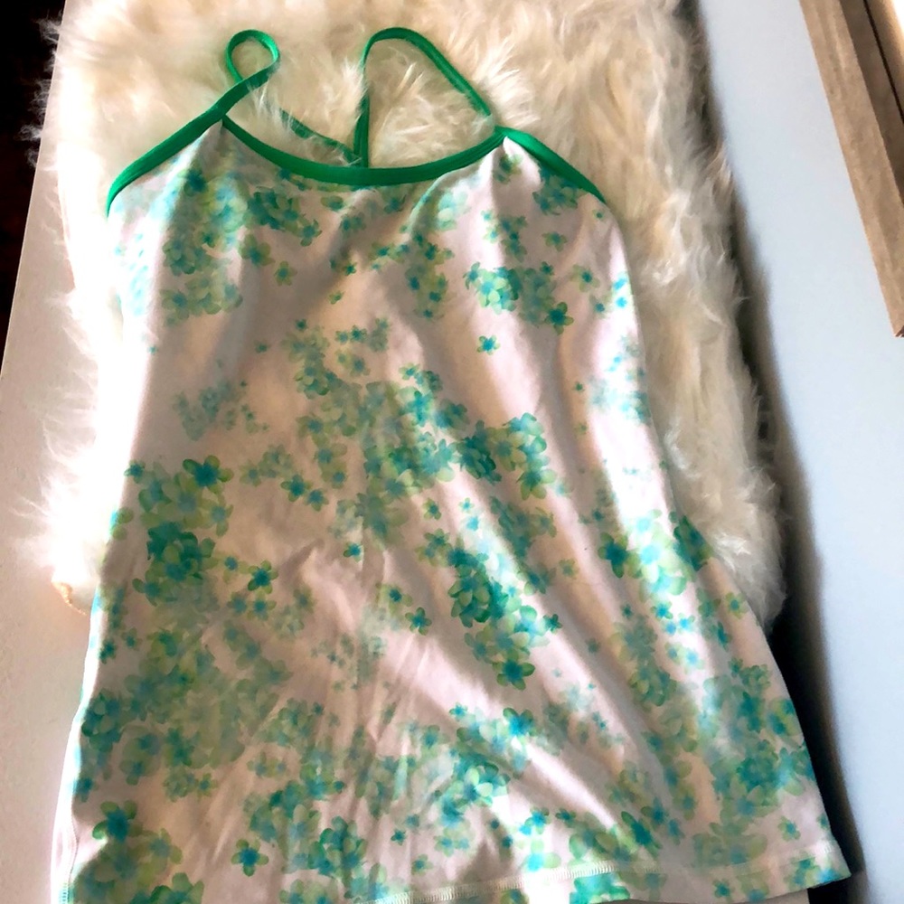 Floral lululemon top